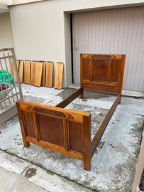 Letto singolo in noce restaurato
