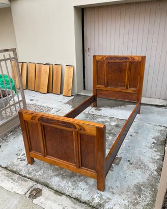 Letto singolo in noce restaurato