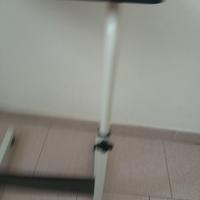 Tavolino laterale con ruote