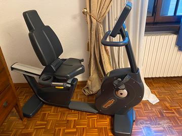 Cyclette bike recline Technogym attrezzi palestra
