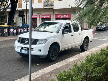 nissan navara