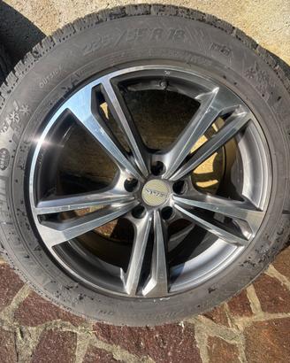 Cerchi in lega leggera MAK con pneumatico Michelin