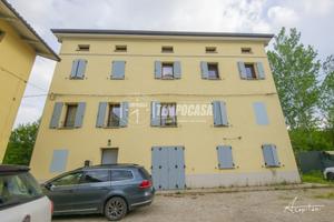 PORZIONE DI CASA CON IL GIARDINO PRIVATO