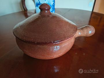 Pentola di coccio toscana con manico e coperchio 