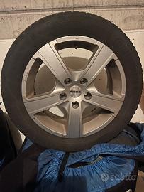 cerchi MOMO  5 fori R 16 con gomme neve 205/55