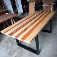 tavolo particolare in abete  pronta consegna 