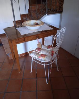 Tavolino antiquariato