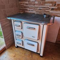 Stufa a legna d'epoca