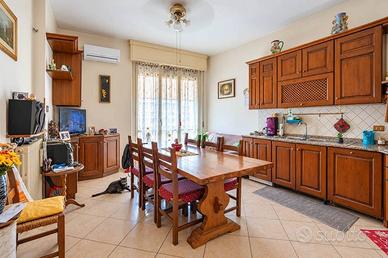 Appartamento di 100 m² con 4 locali a Signa