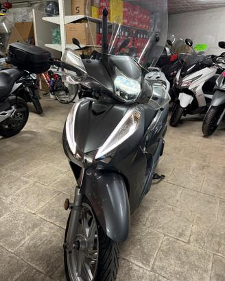 Honda SH 300 i Scooter