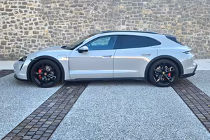 Porsche Taycan Cross Turismo 4S