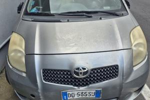 Toyota Yaris 1.0 benzina