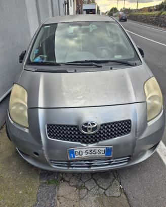 Toyota Yaris 1.0 benzina
