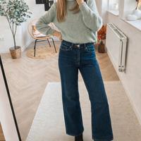 Jeans blu scuro a zampa