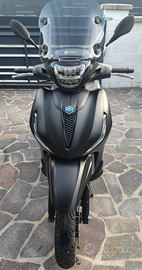 Beverly 300 Deep black