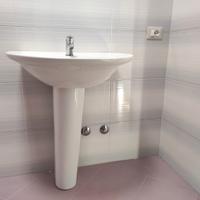 lavabo a muro piu colonna
