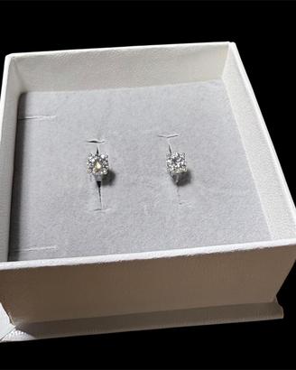 Orecchini in oro bianco 18 kt con brillanti da 0,5