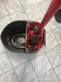 Spazzolone: panno in microfibra e secchio Vileda