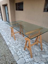 Tavolo su cavalletti ripiano in vetro