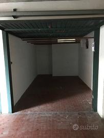 Garage con posto auto condominiale