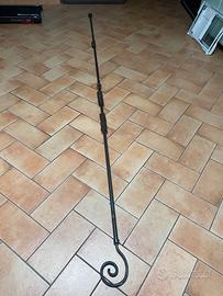 Asta per tende in ferro battuto