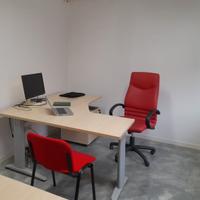 Postazione di lavoro in ufficio condiviso