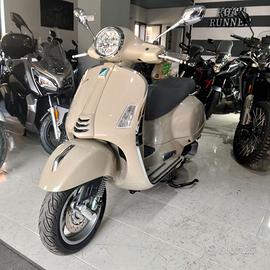 Vespa GTS 300 Super