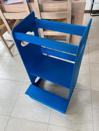 Torre montessoriana blu