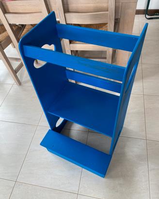 Torre montessoriana blu