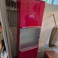 mobile bagno di design laccato rosso