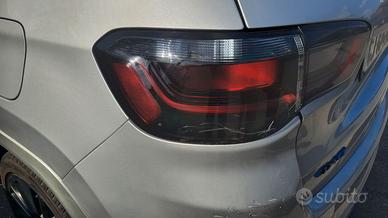 faro posteriore jeep compass 2022