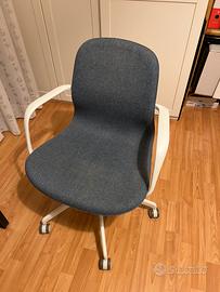 Sedia da ufficio regolabile con braccioli