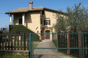 Tocco da Casauria: Casa di campagna con giardino