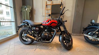 Royal Enfield HNTR 350 London Red