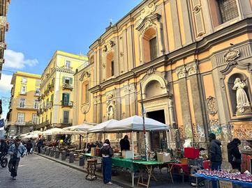 2 LOCALI A NAPOLI