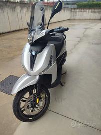 Scooter Beverly S 300