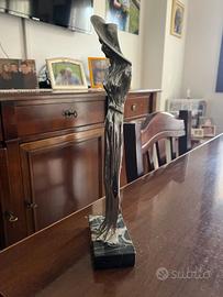 Scultura Statua Dama con Cappello Stile Art Déco
