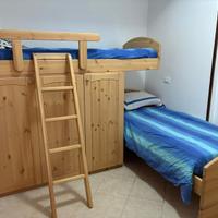 Camera ragazzi in legno massello – usata come nuov