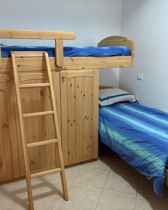 Camera ragazzi in legno massello – usata come nuov
