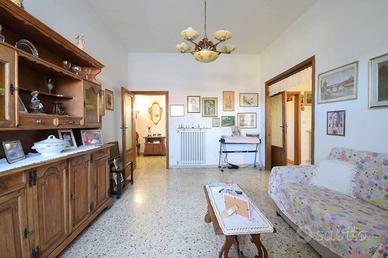 Appartamento di 130 m² con 5 locali a Firenze