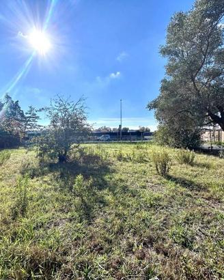 Terreno di 828 m² a Roma