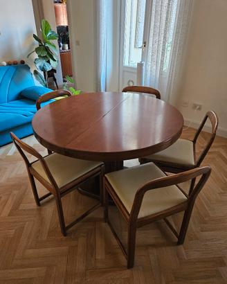 Tavolo estendibile rotondo in legno vintage