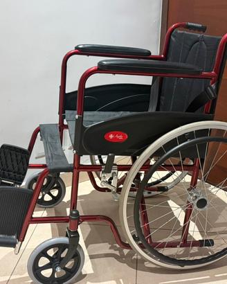 Sedia a rotelle pieghevole a autospinta