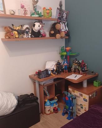 Camera legno vero completa letto scrivania armadio