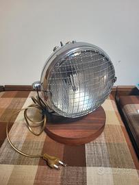 Lampada da tavolo con faro anteriore moto