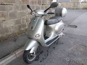 Vespa et4 150