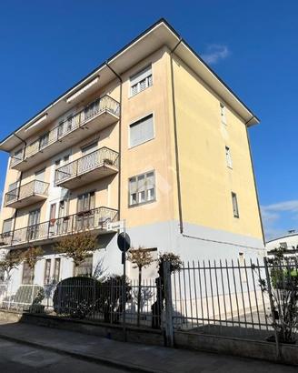 2 LOCALI A SAN MARTINO IN STRADA