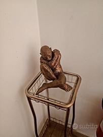 Statua linguaggio del corpo