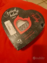 scatola di gioco con fogliettini 