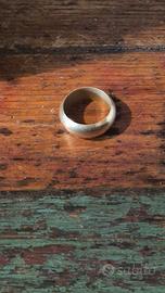 antico anello in bronzo 